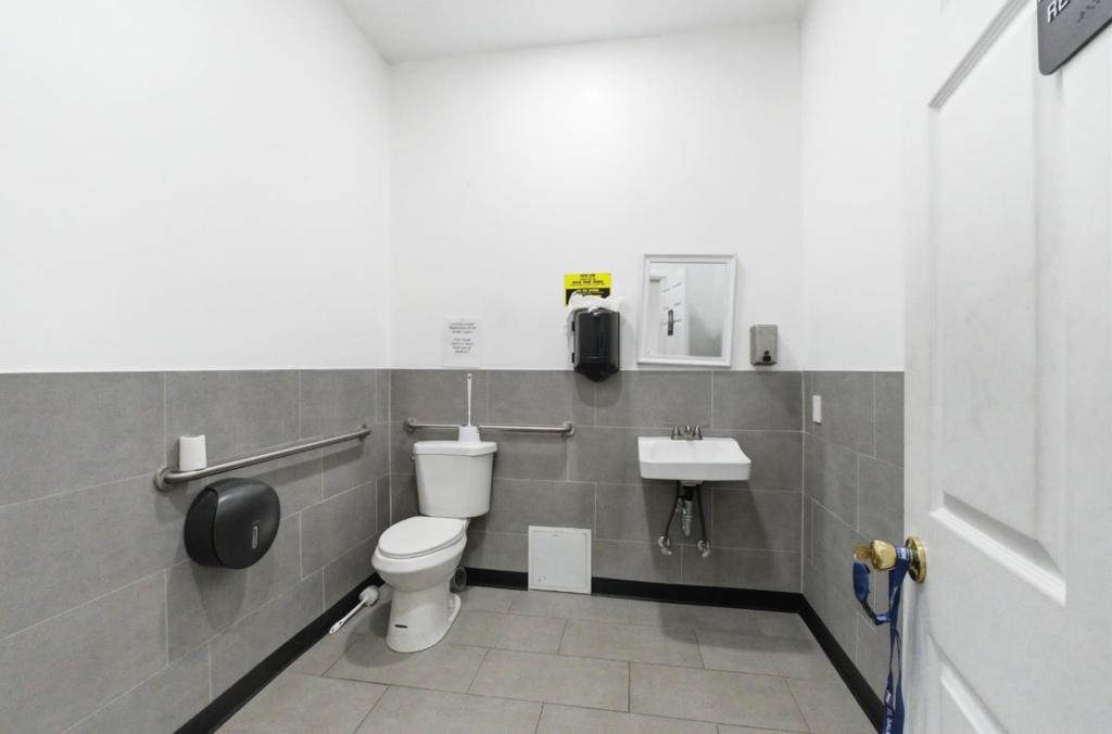 7101 International Boulevard Property Photo 15