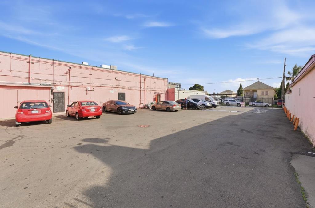 7101 International Boulevard Property Photo 19