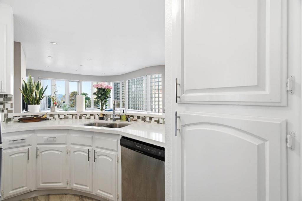1111 Bay Street 307 Property Photo 20