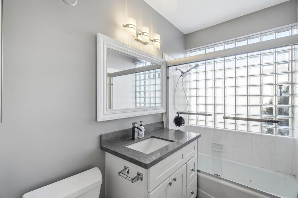 1111 Bay Street 307 Property Photo 33