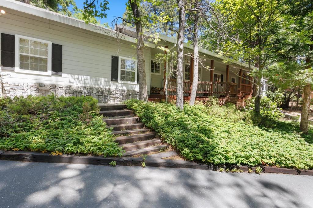 17256 Mount Elizabeth Drive Property Photo 3