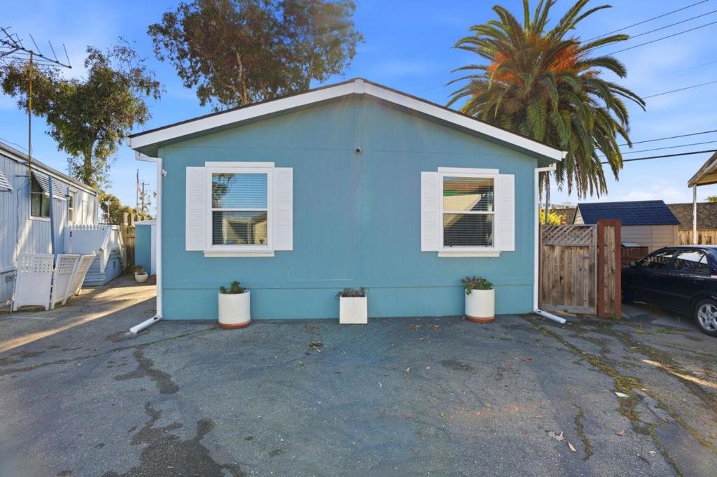 2053 E Bayshore Road Property Photo 1