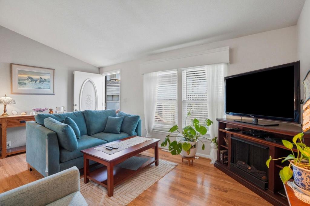 2053 E Bayshore Road Property Photo 2