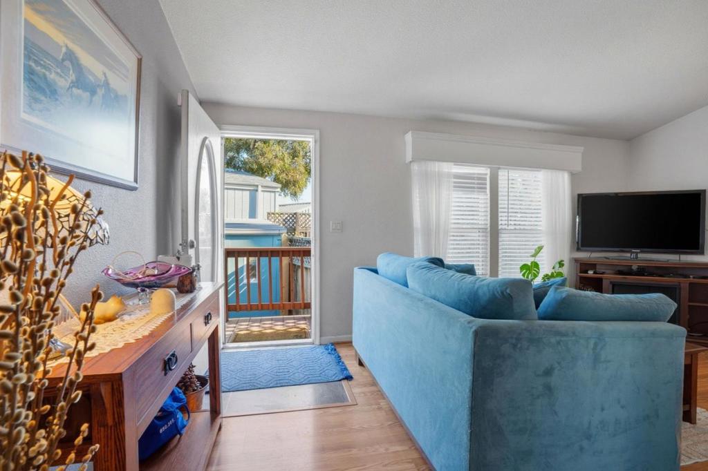 2053 E Bayshore Road Property Photo 4