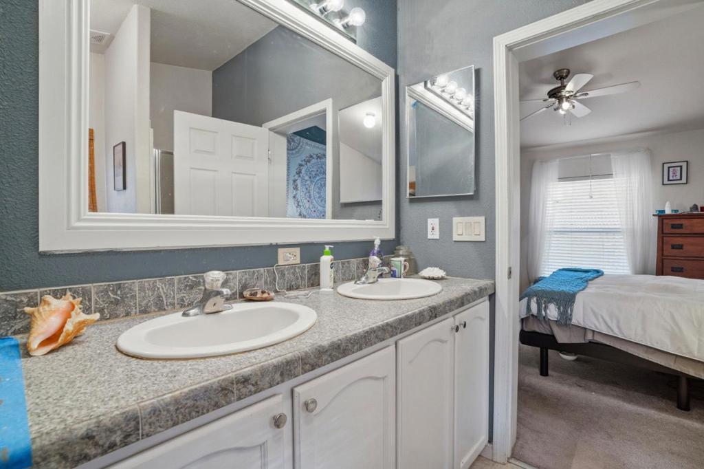 2053 E Bayshore Road Property Photo 17