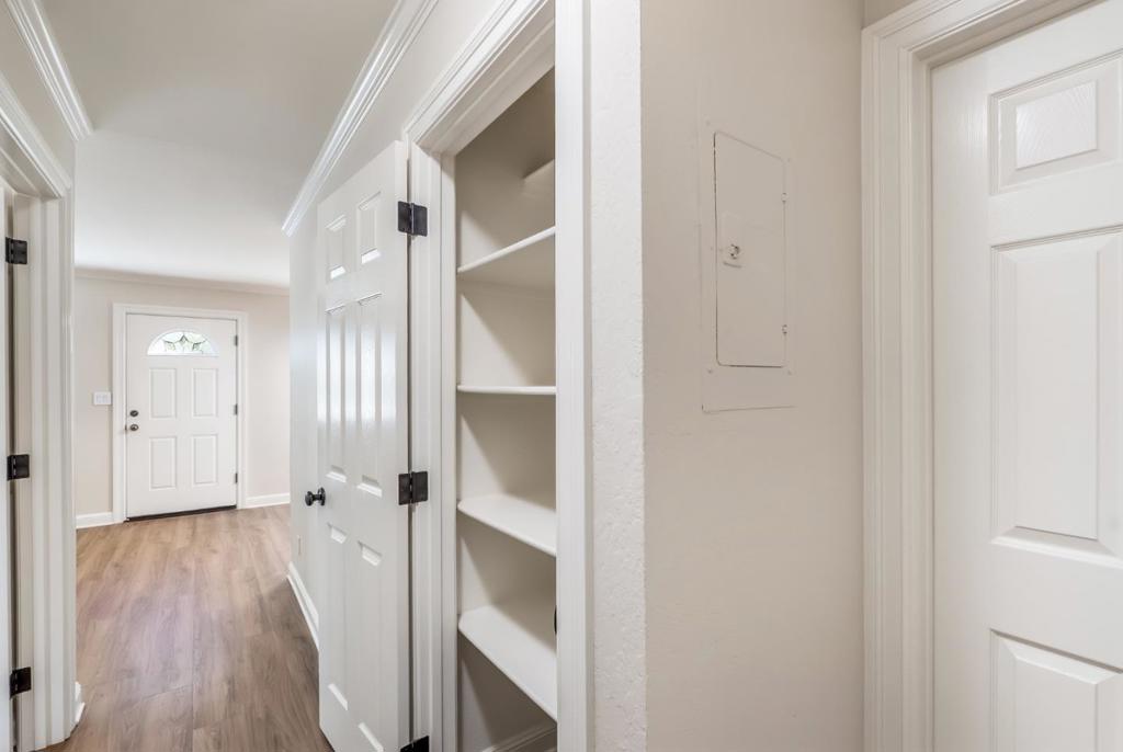 1560 Albatross Drive Property Photo 3