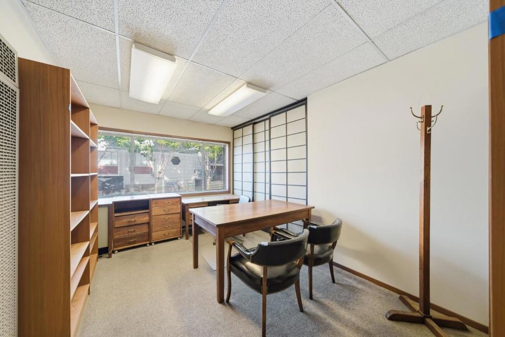 ML82034083 Property Photo 32