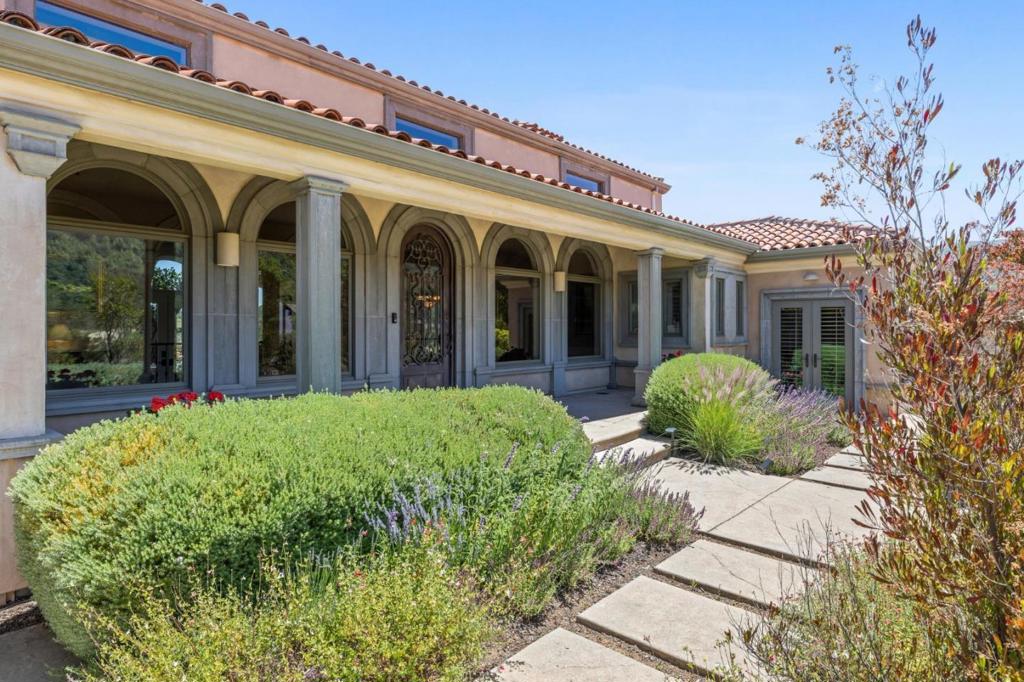 7 Redberry Property Photo 6