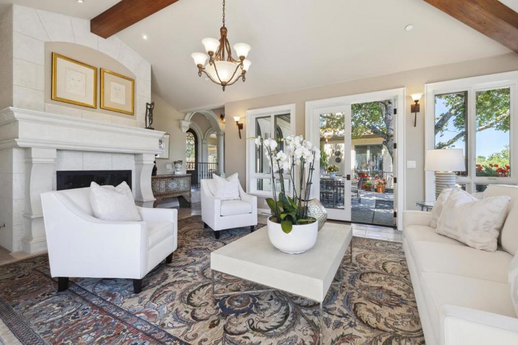 7 Redberry Property Photo 9