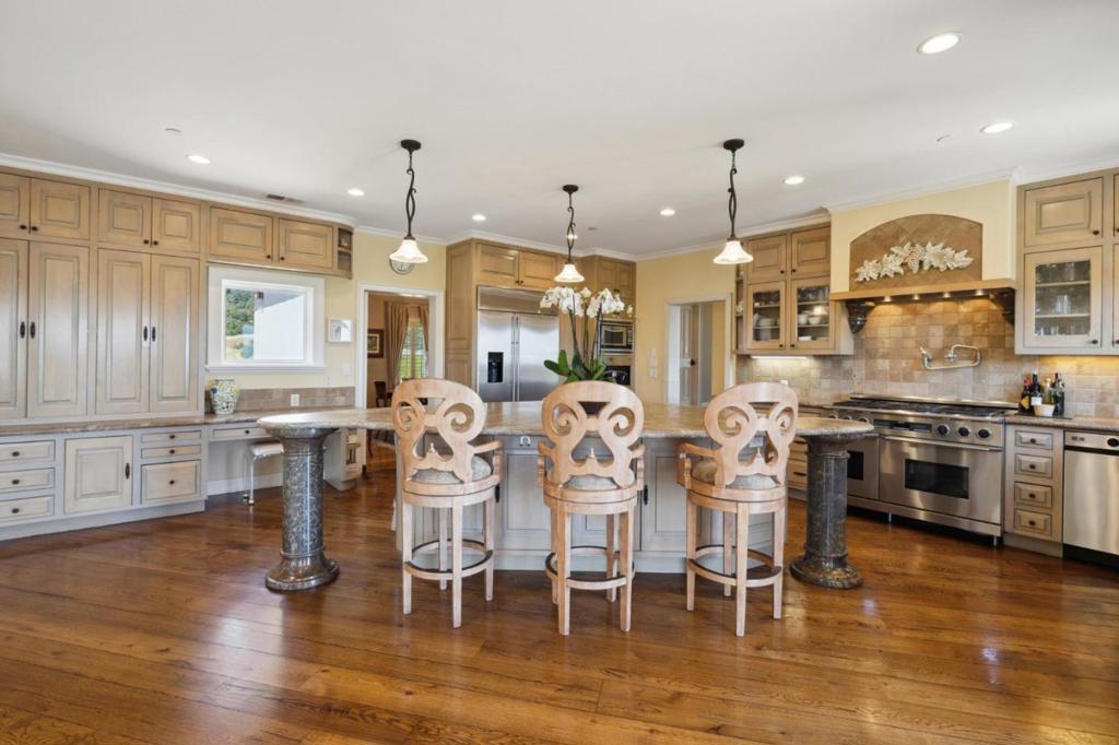 7 Redberry Property Photo 17