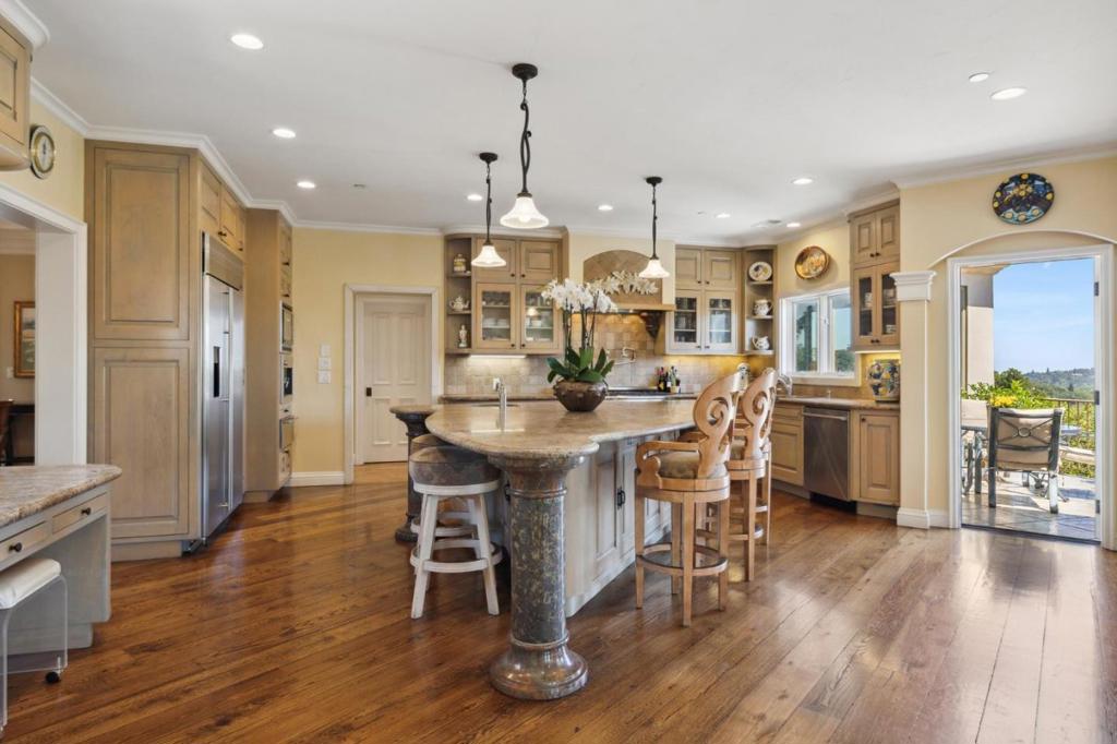 7 Redberry Property Photo 18