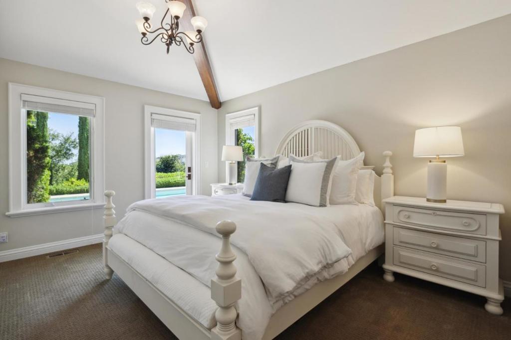 7 Redberry Property Photo 33