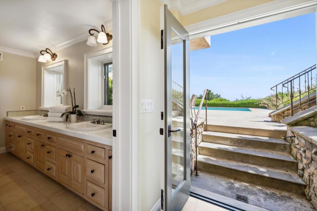 7 Redberry Property Photo 49