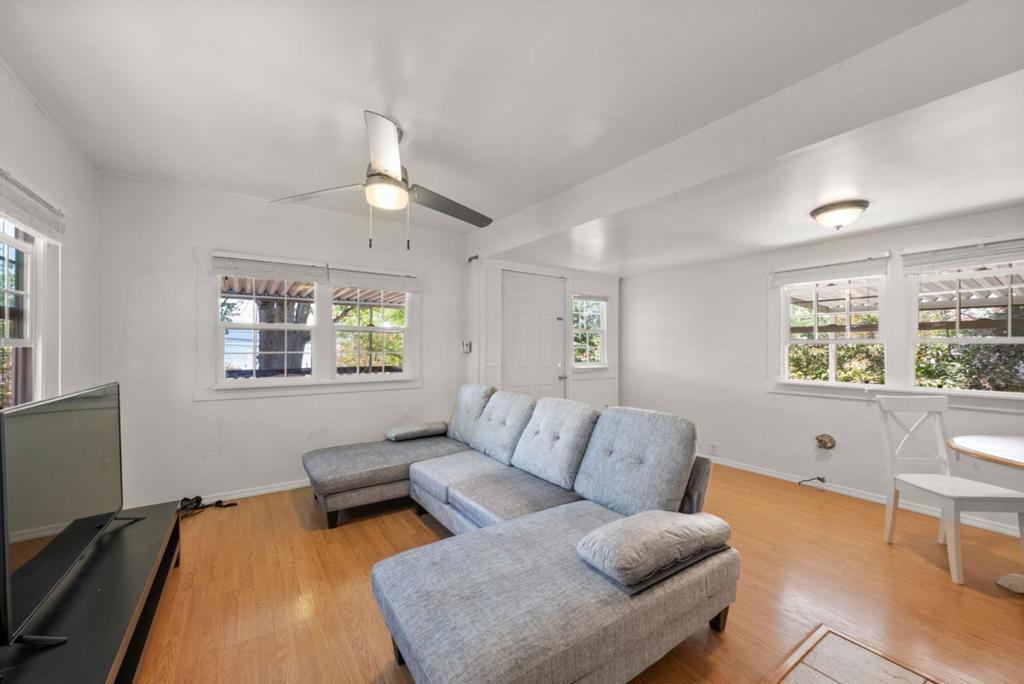 6726 Lakeshore Boulevard Property Photo 8