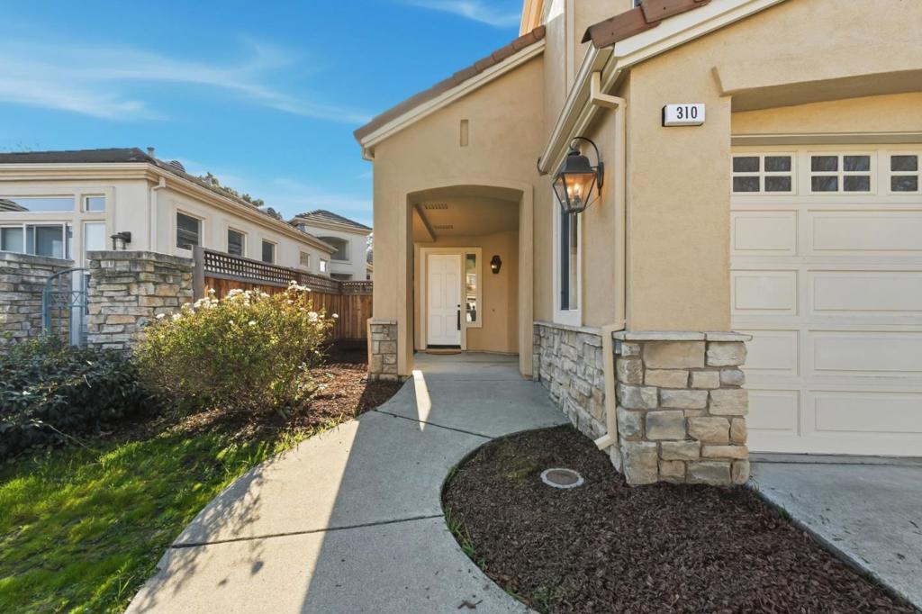 310 Grau Drive Property Photo 4