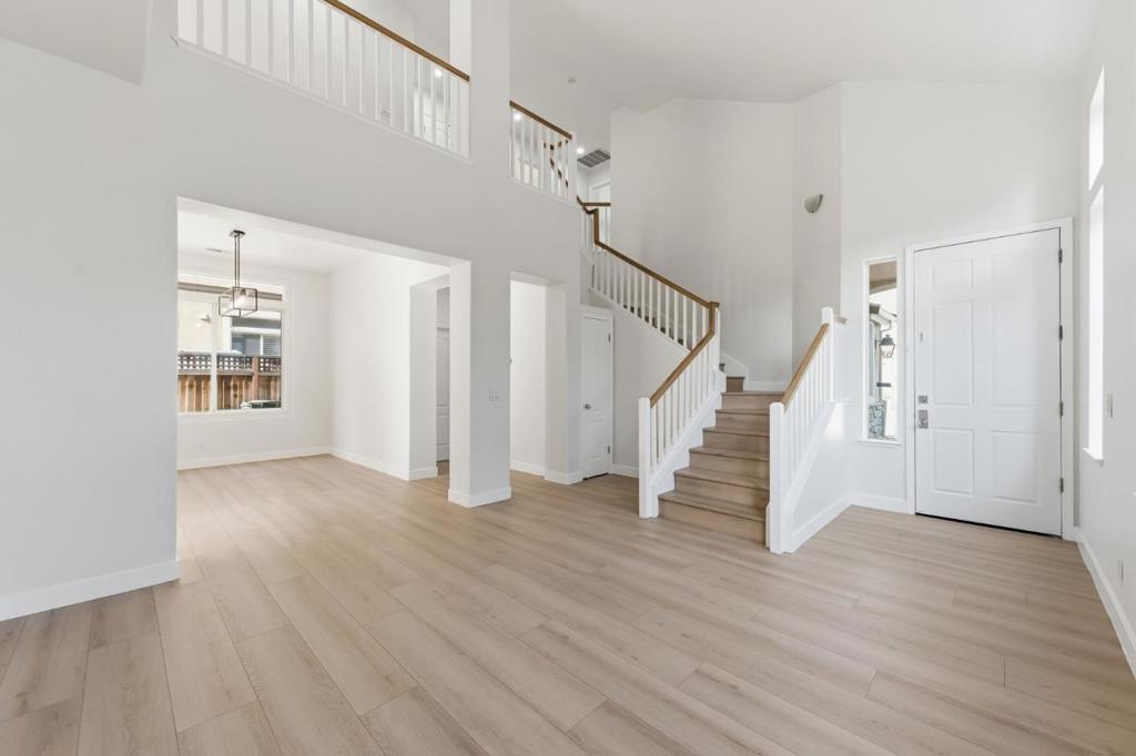 310 Grau Drive Property Photo 8