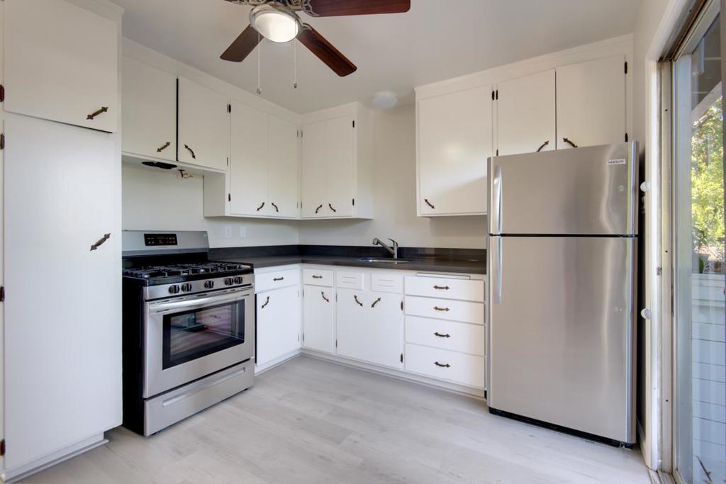 1151 Davis Street Property Photo 5
