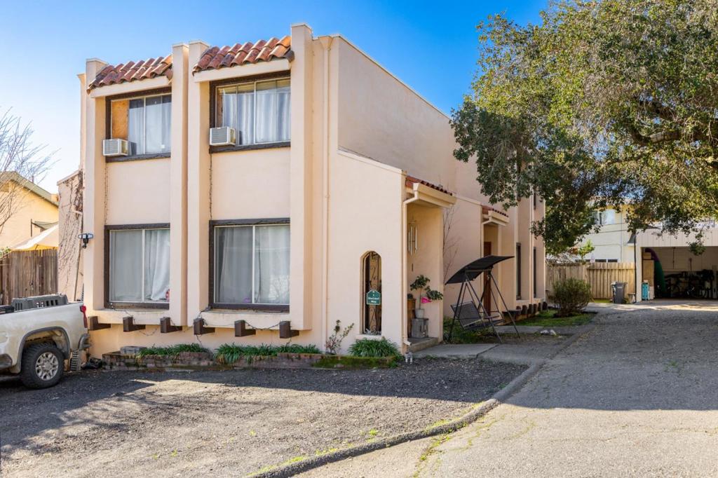 7 Macleod Way Property Photo 4