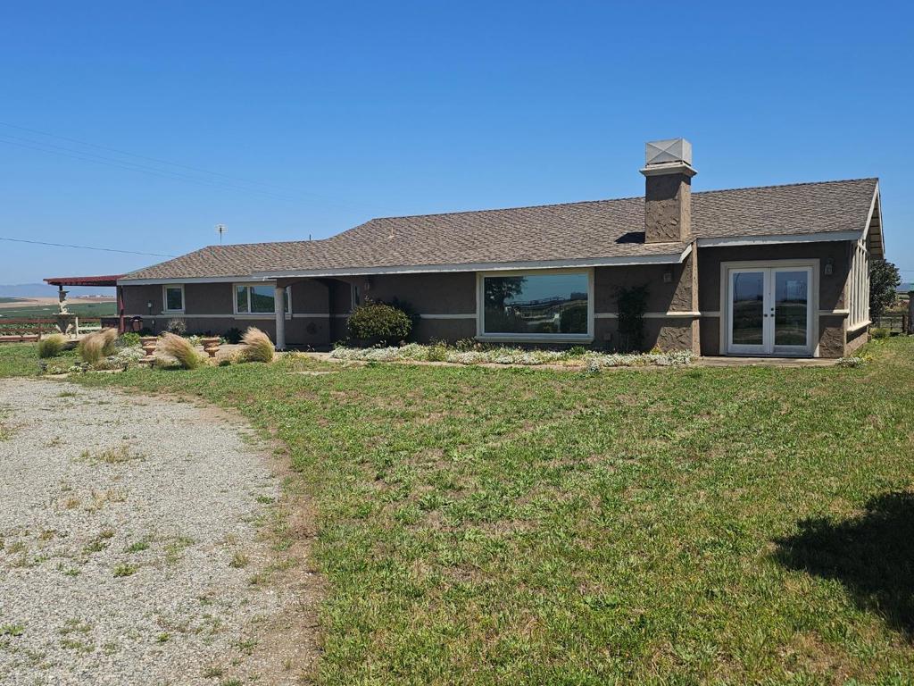 260 Giberson Road Property Photo 4