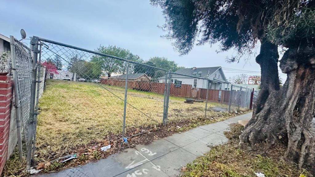 278 Grand Avenue Property Photo 2