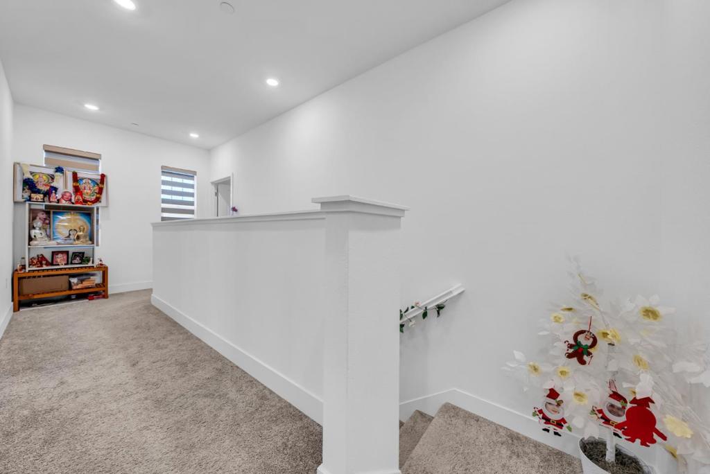 122 W Riverside Place Property Photo 17