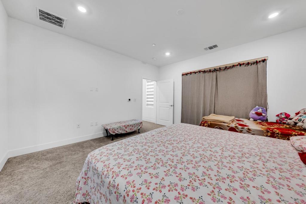 122 W Riverside Place Property Photo 29