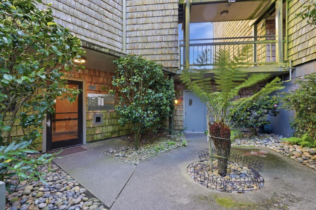 95 Red Rock Way 203m Property Photo 3