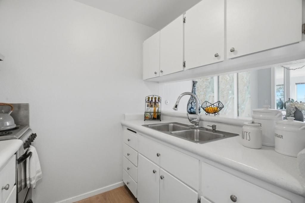 95 Red Rock Way 203m Property Photo 6