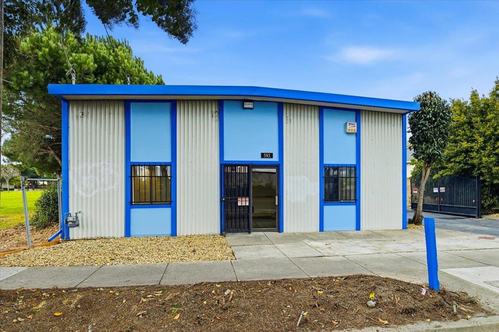 593 Industrial Parkway West Property Photo 28