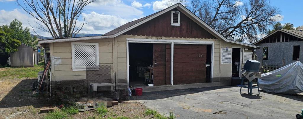 14200 Sycamore Avenue Property Photo 25
