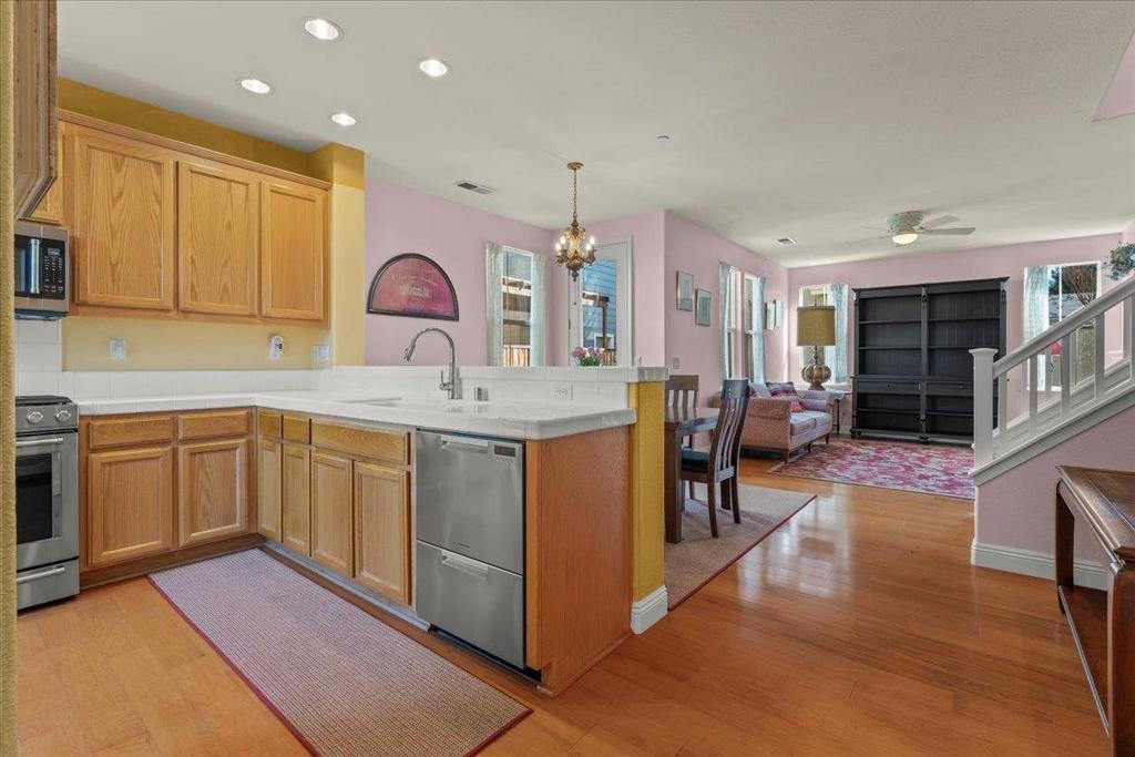 704 Tennyson Drive Property Photo 4