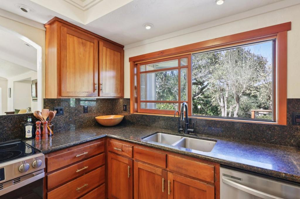122 Strawberry Canyon Road Property Photo 16