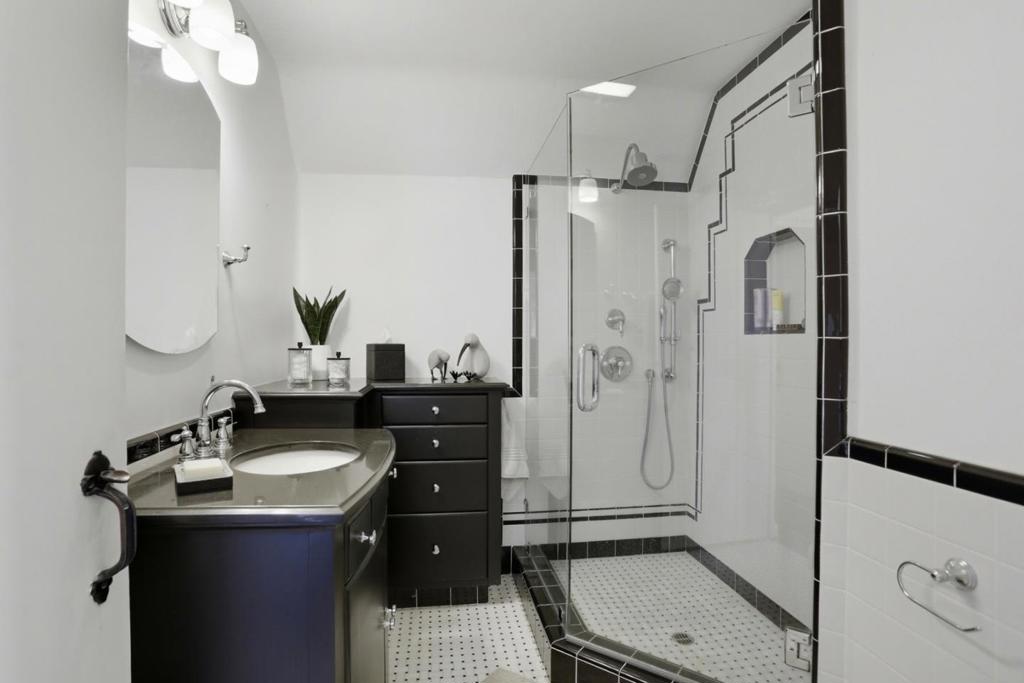 115 1st Street Property Photo 24