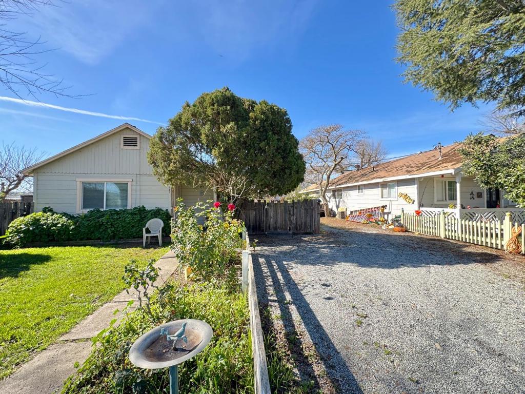 12785 Murphy Ave Property Photo 4