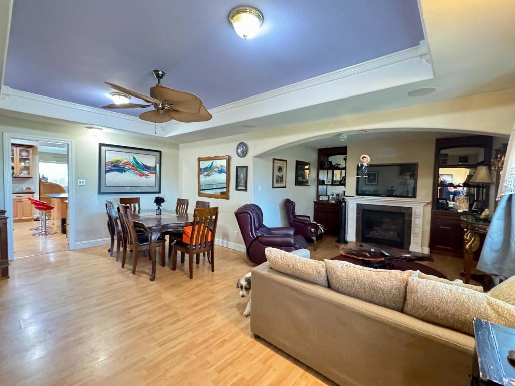 12785 Murphy Ave Property Photo 5