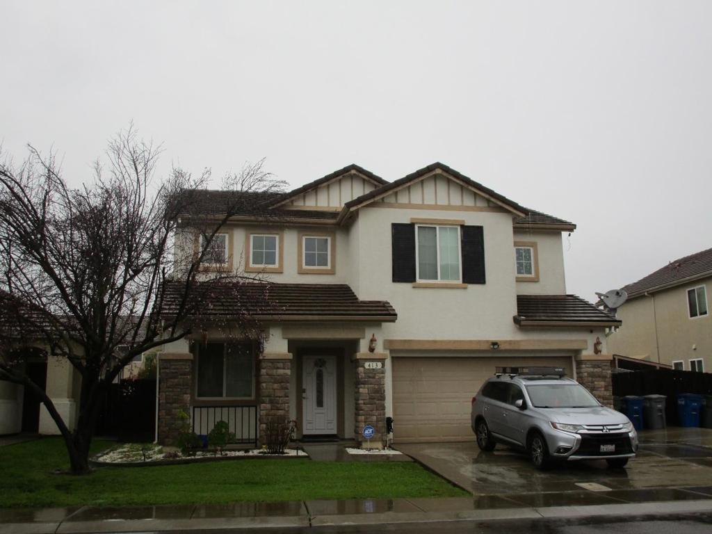413 Hydrangea Court Property Photo 2