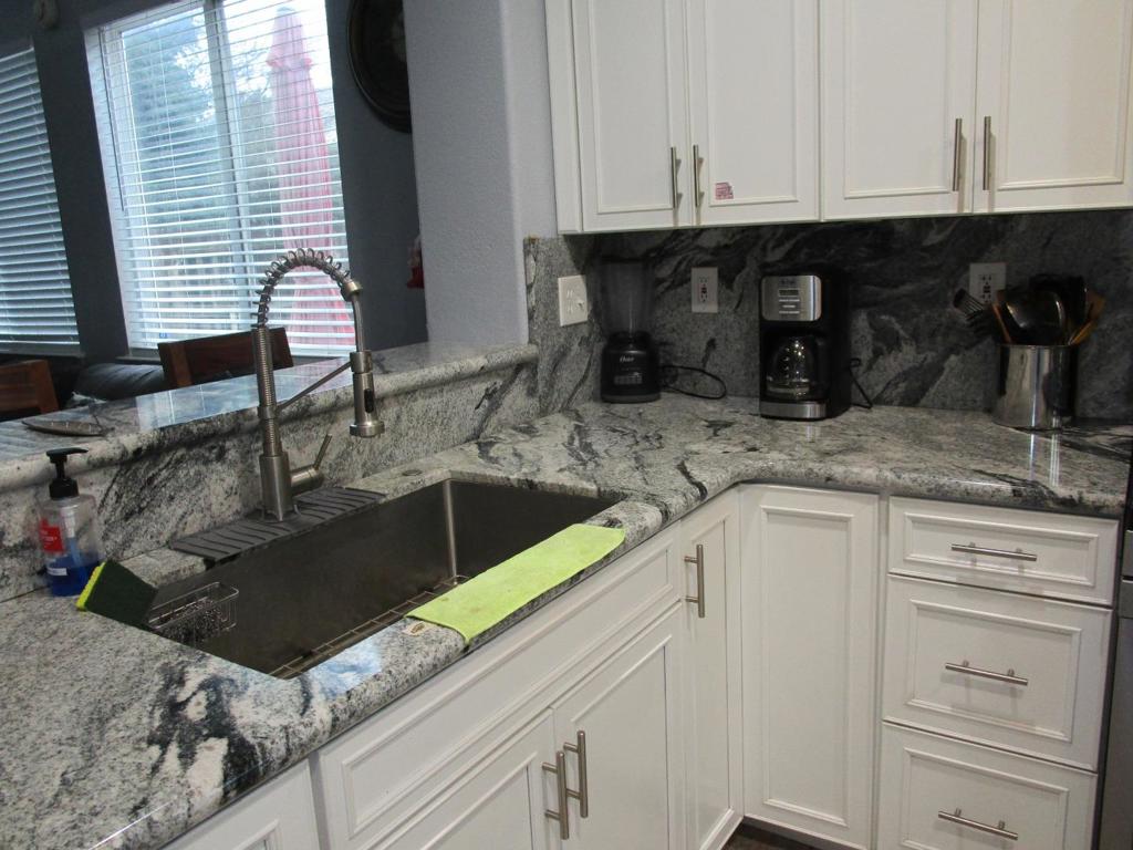 413 Hydrangea Court Property Photo 4
