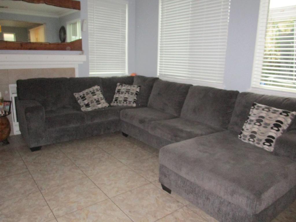 413 Hydrangea Court Property Photo 6