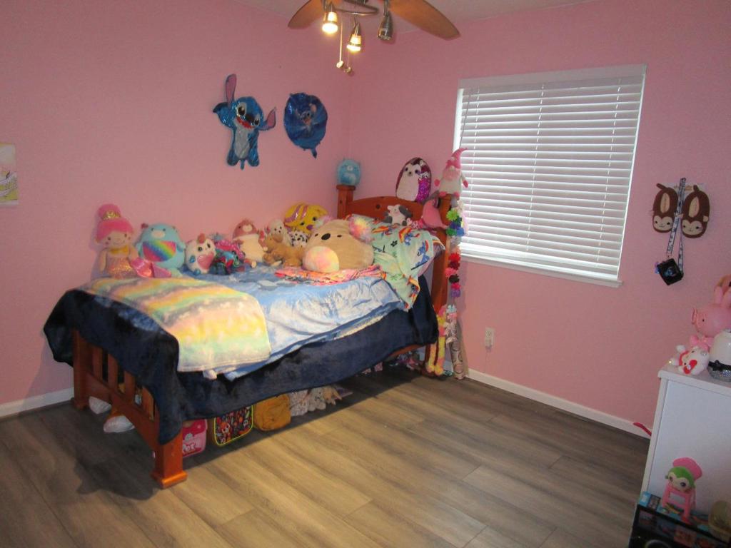 413 Hydrangea Court Property Photo 8