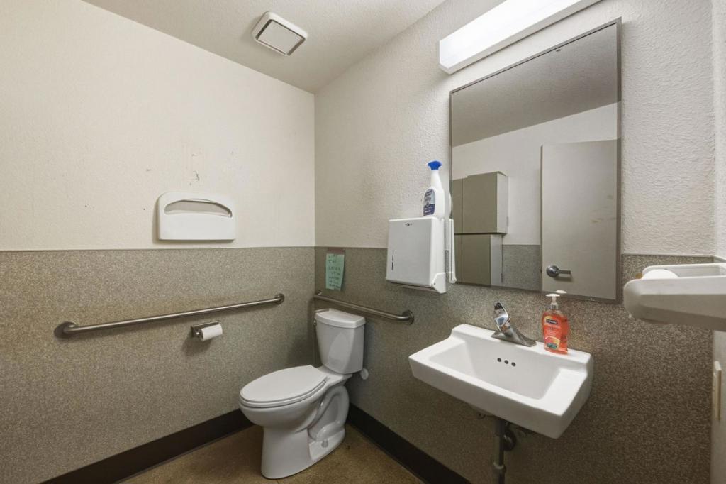 451 Victory Avenue 5 Property Photo 18