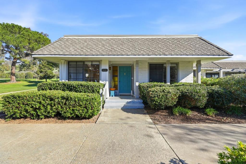 5081 Cribari Blfs Property Photo 2