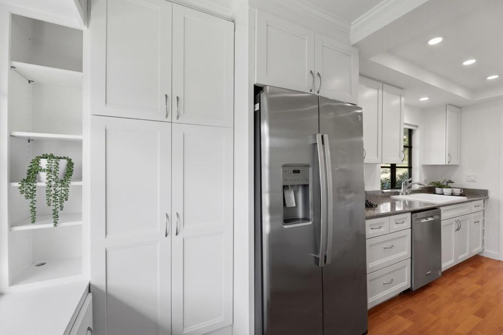 5081 Cribari Blfs Property Photo 5