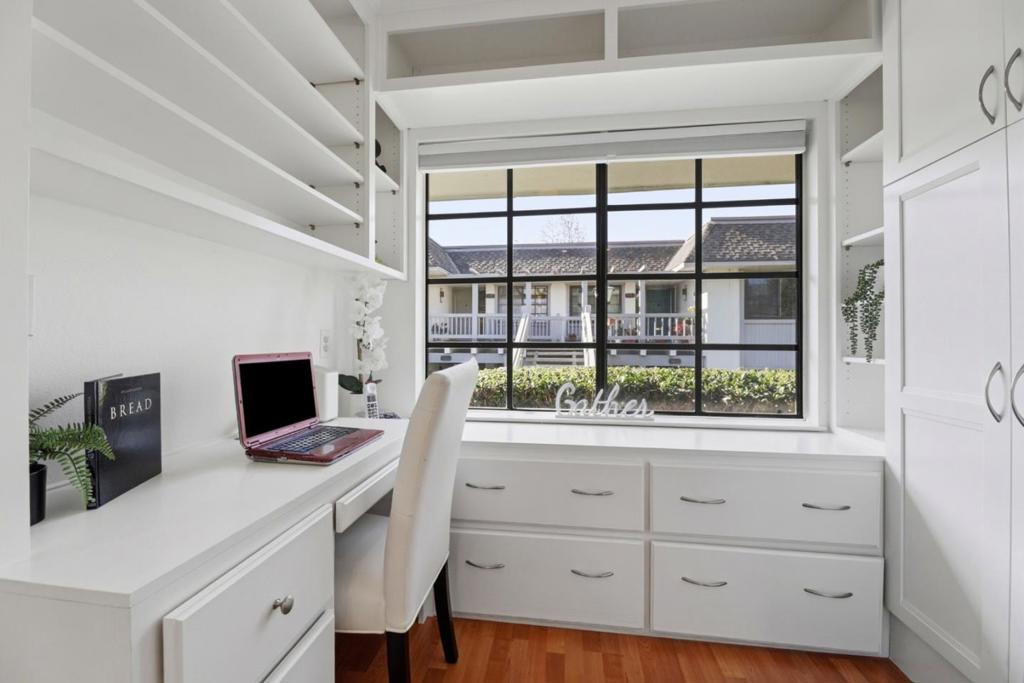 5081 Cribari Blfs Property Photo 9