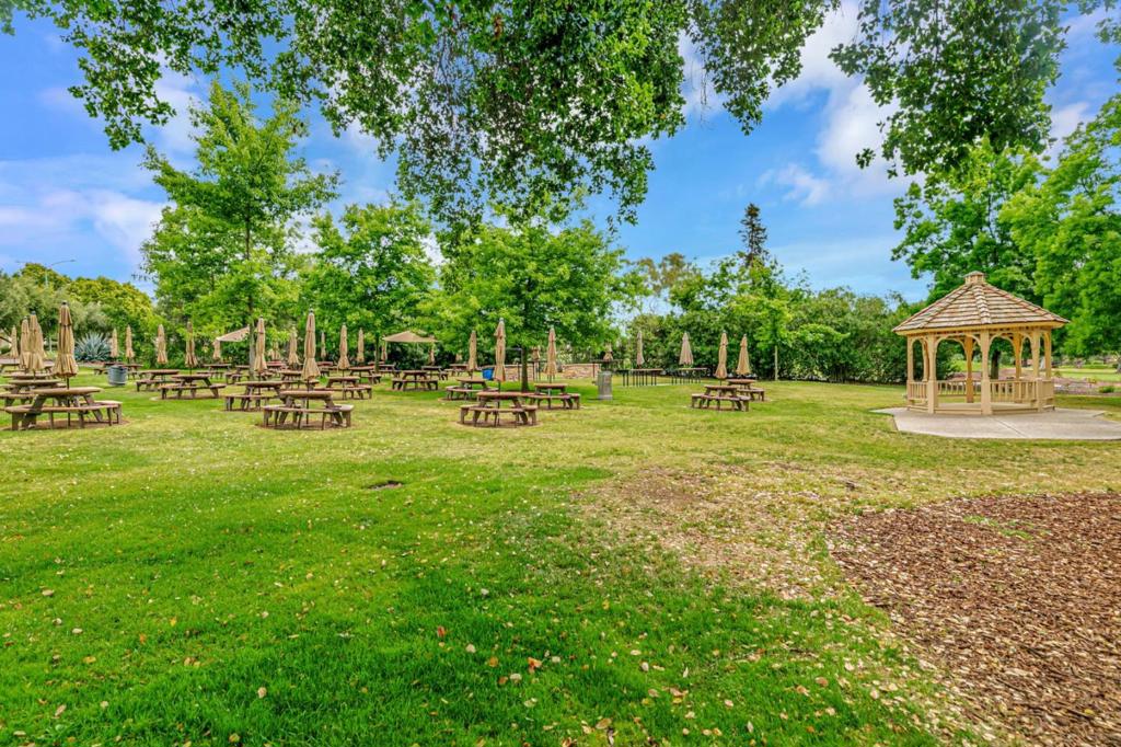 5081 Cribari Blfs Property Photo 38