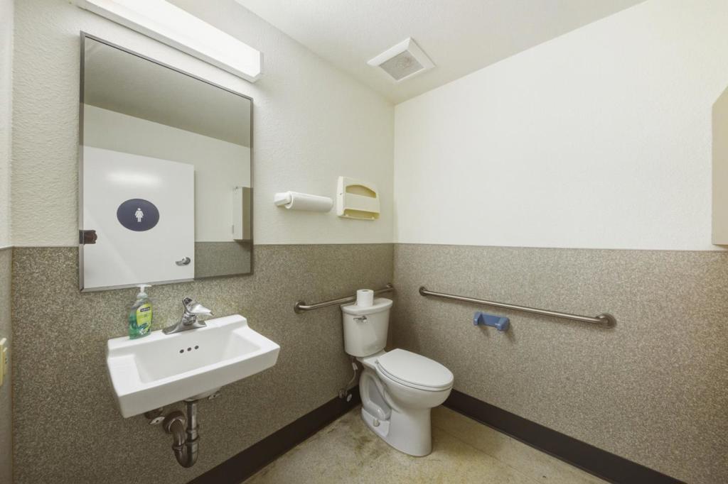 451 Victory Avenue 4 Property Photo 14