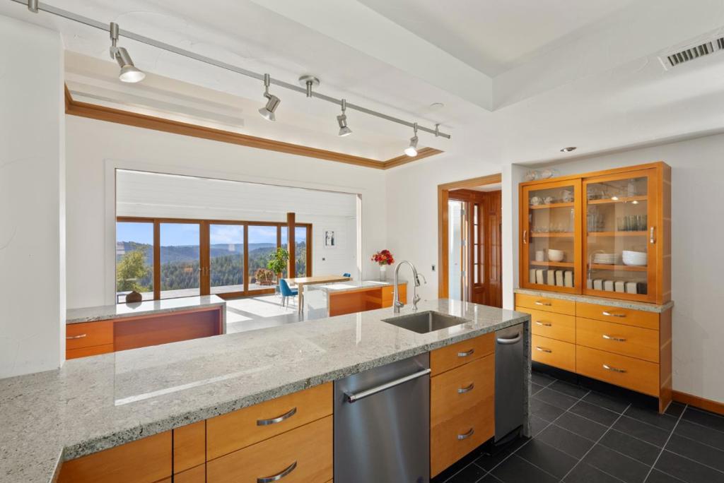 15220 Upper Ellen Road Property Photo 25
