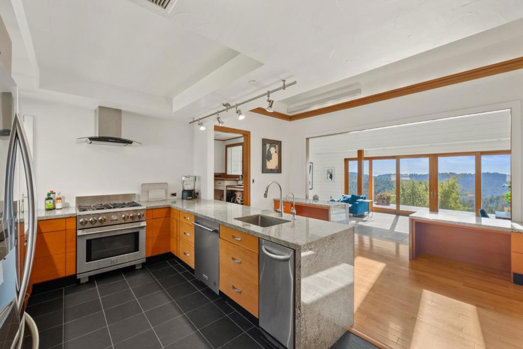 15220 Upper Ellen Road Property Photo 28