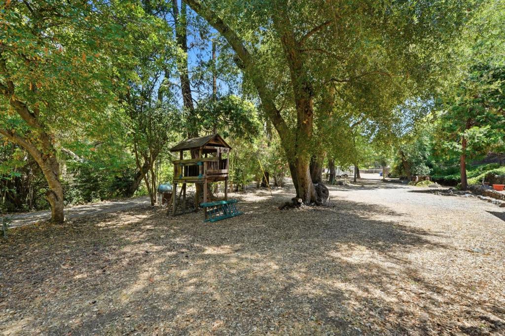 322 Casa Loma Road Property Photo 10