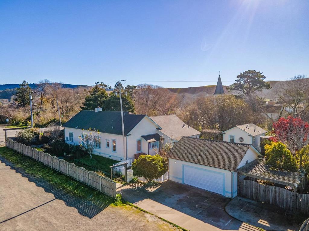 393 Stage Road Property Photo 3