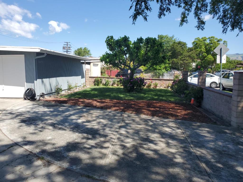 1655 Marsh Street Property Photo 3